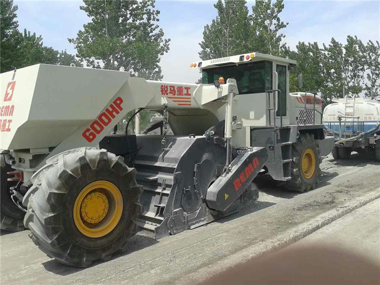 WR2300V，河南淮陽(yáng)S206省道施工