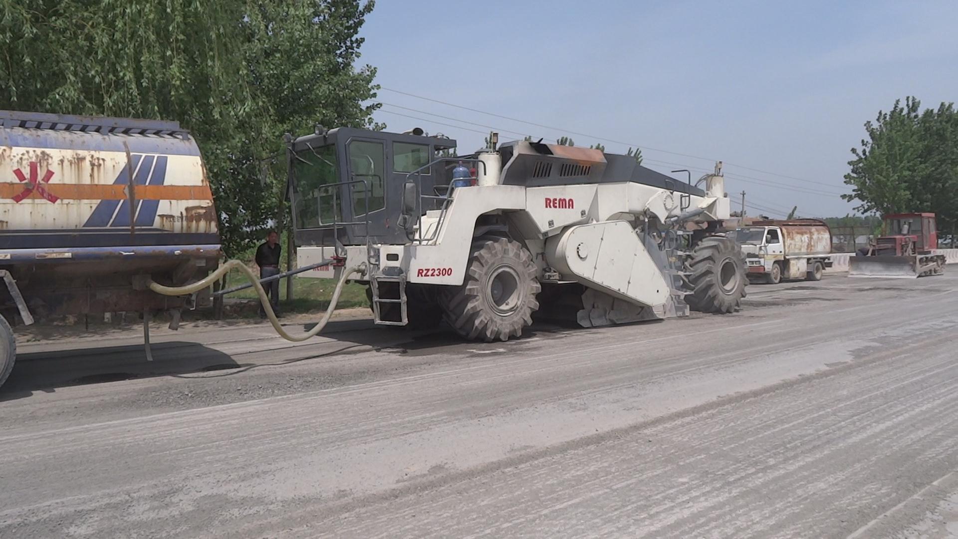 RZ2300，冷再生機濮陽(yáng)S222省道冷再生施工